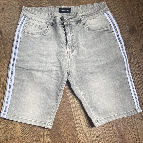 Mens skinny gray shorts - Picture 2 of 4